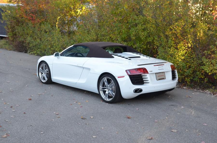  Audi R8 Spyder 2011 года  (NA) (фото 19 из 59)